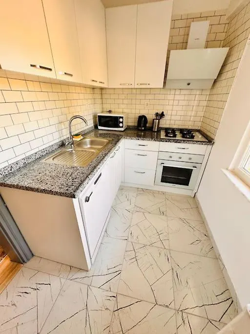 Merkezi, Genis Daire Antalya Apartmán