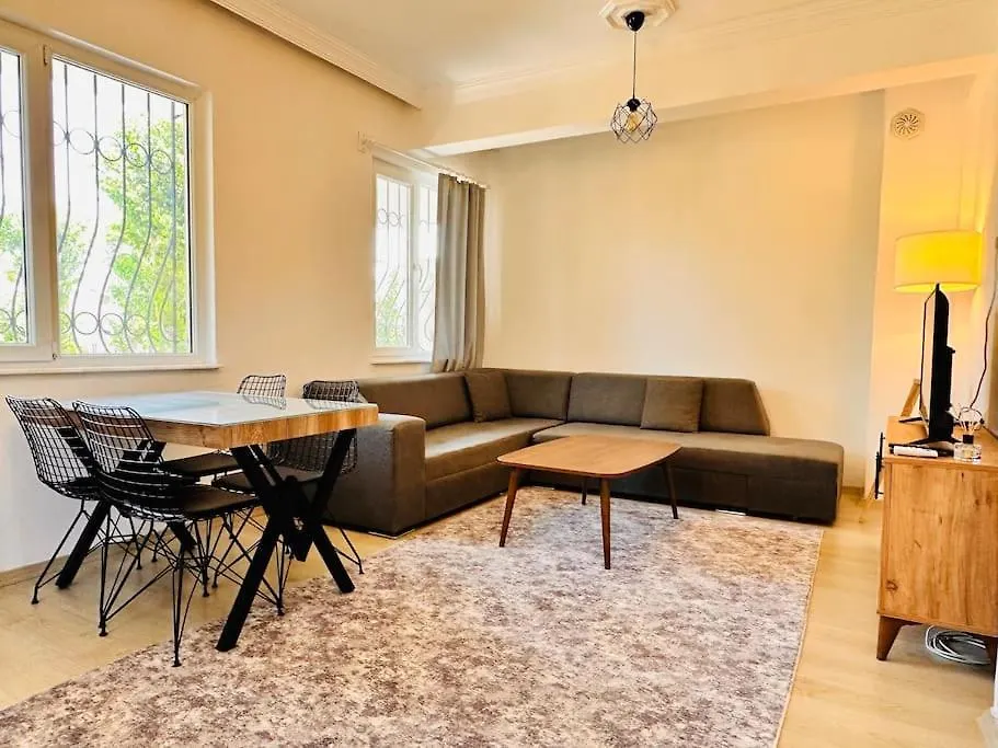 Merkezi, Genis Daire Antalya Apartmán